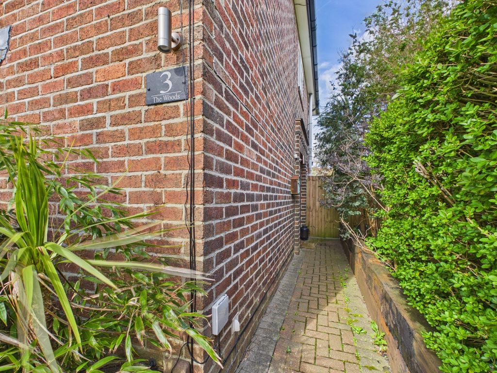 Property photo 2 of 19 Entrance