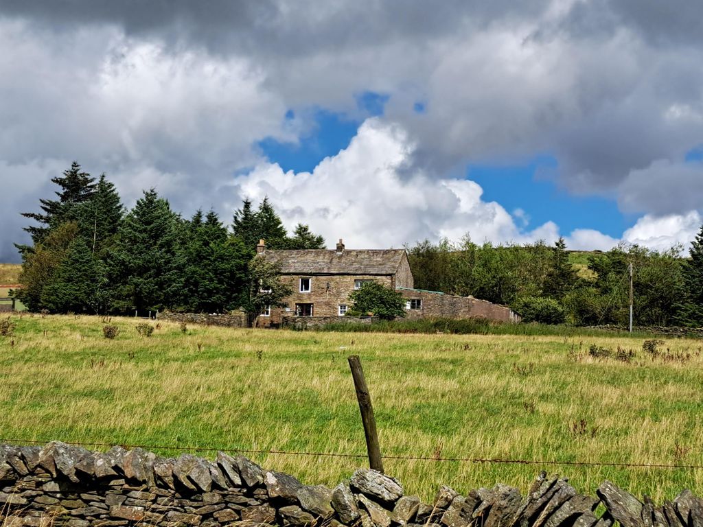 Property photo 2 of 54