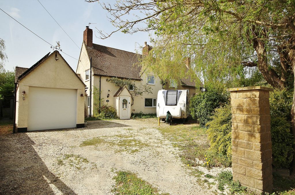 Property photo 2 of 25