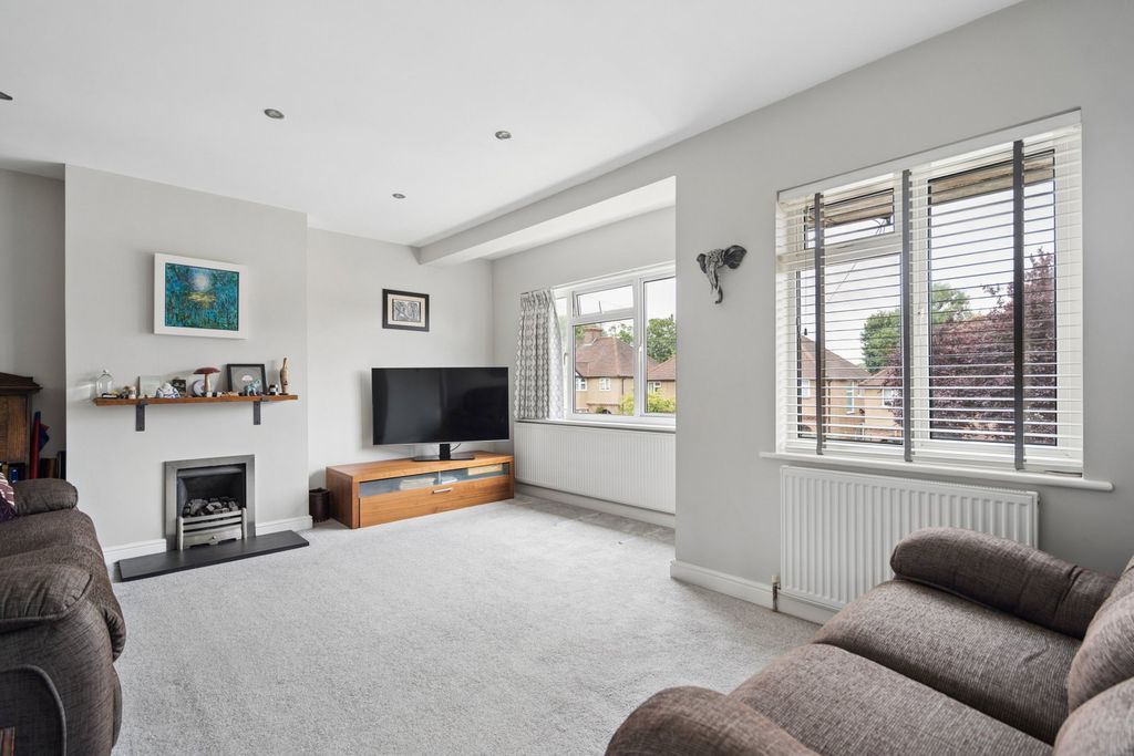 Property photo 2 of 9