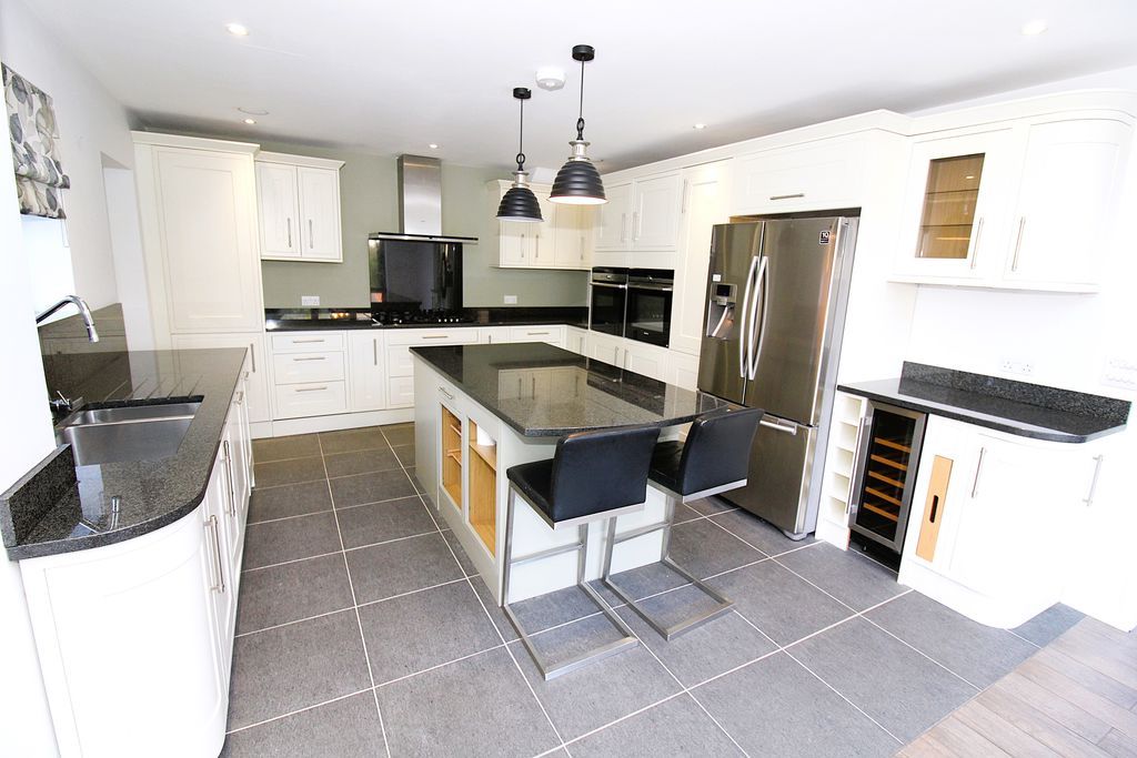 Additional image 4 of 4 bed detached house for saleStagbury Avenue, Chipstead, Coulsdon CR5