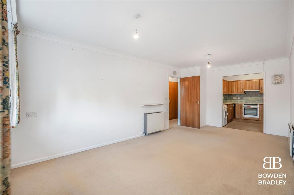Property photo 3 of 10 A7_08860-Hdr.Jpg