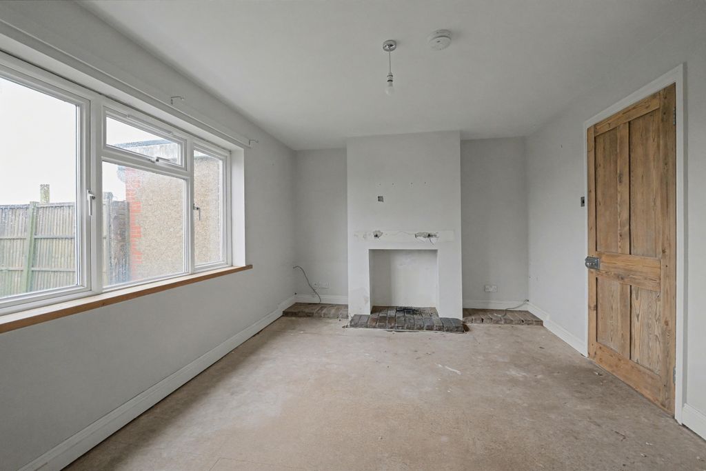 Property photo 2 of 19 5 Magpie Cottages, Idsworth, Waterlooville, Po8 0As