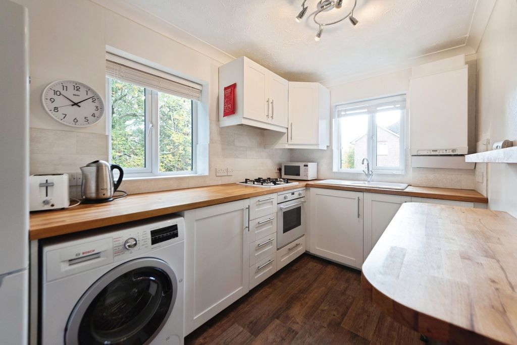 Property photo 2 of 16 Photo