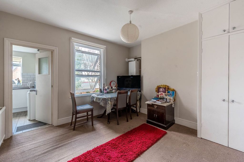 Property photo 2 of 6