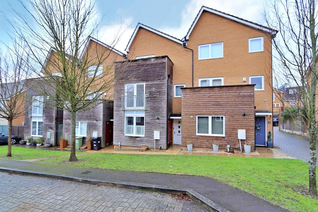 Property photo 1 of 17 Picture No. 04