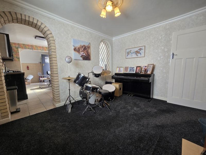 Property photo 3 of 14