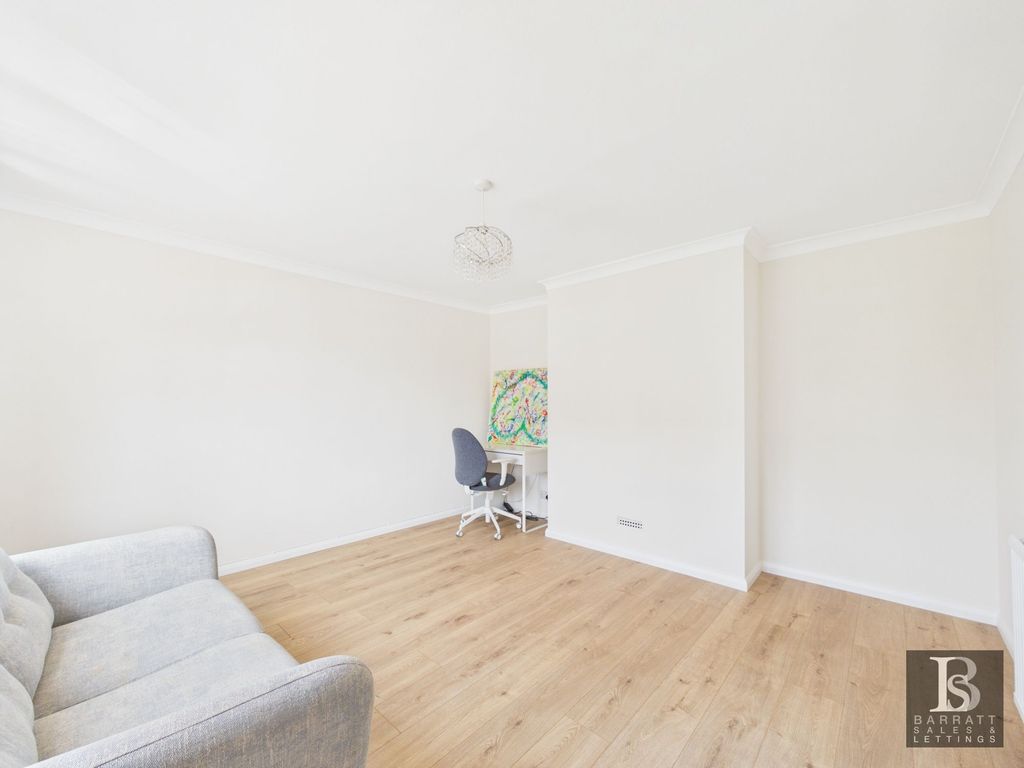 Property photo 2 of 25