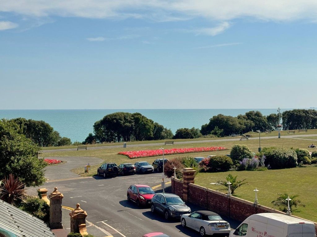 Property photo 3 of 19 Sea View