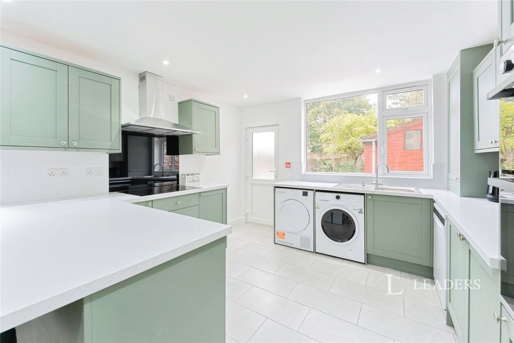 Property photo 1 of 10 Picture No. 06