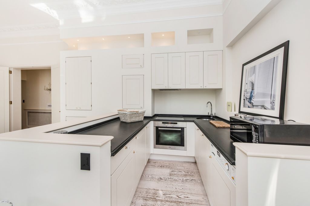 Property photo 2 of 12 Kitchen