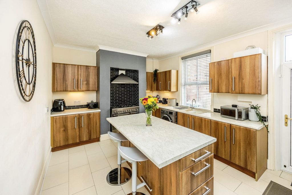 Property photo 1 of 17 Dining Area