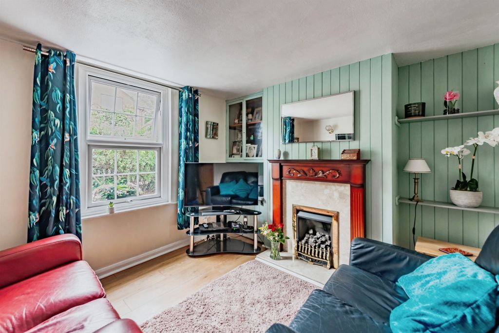 Property photo 2 of 17