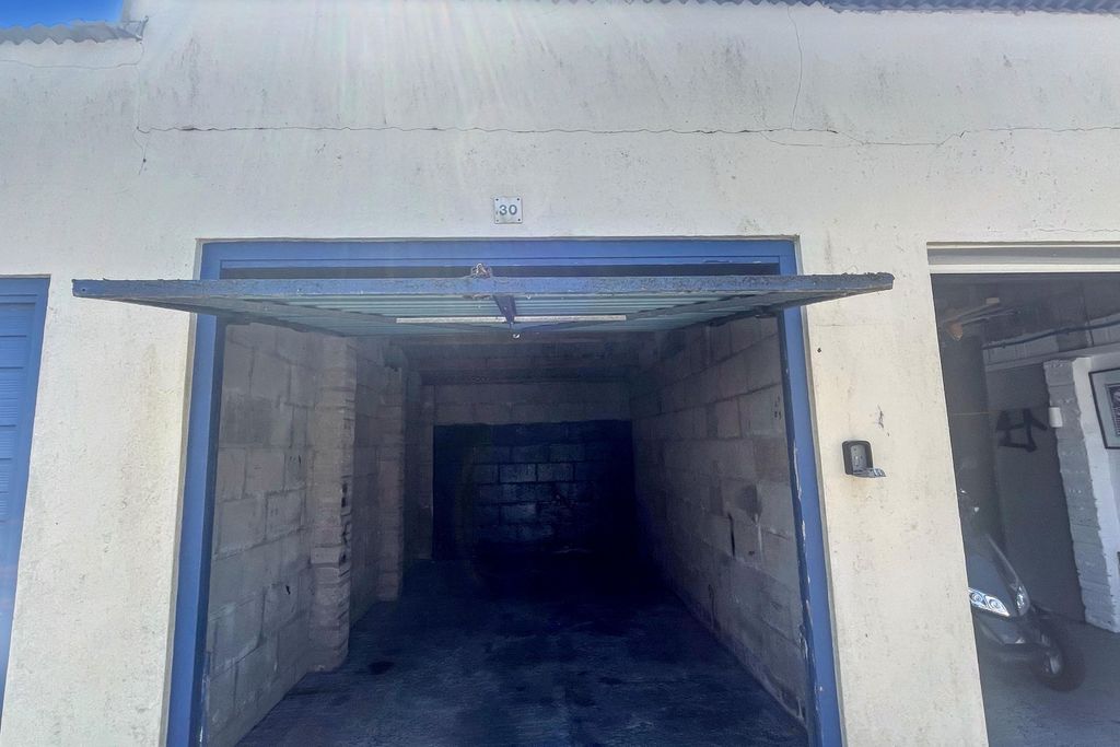 Property photo 2 of 5 Garage 30, Rear Of Barlanwick, Penzance, Cornwall, Tr18 4Sa