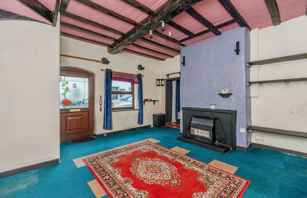 Property photo 3 of 20