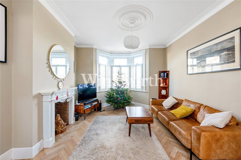 Property photo 2 of 27 Picture No. 23