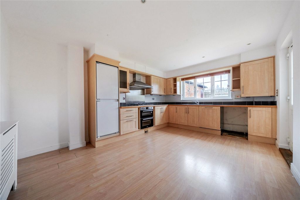 Property photo 2 of 18 Picture No. 54