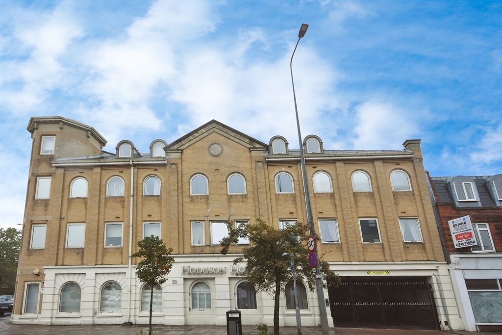 Property photo 1 of 11