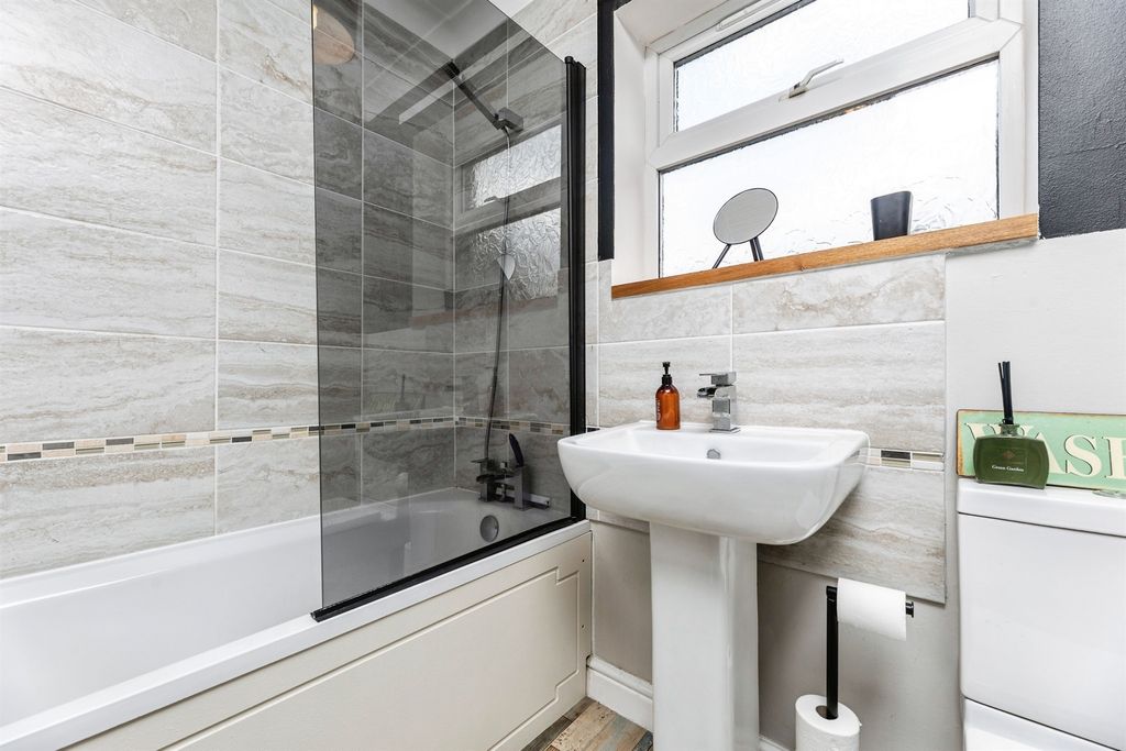 Additional image 9 of 3 bed semi-detached house for saleMain Street, Ealand, Scunthorpe DN17