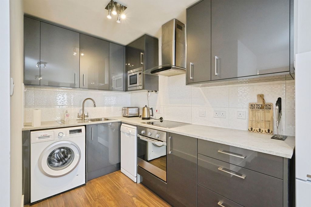 Property photo 2 of 12