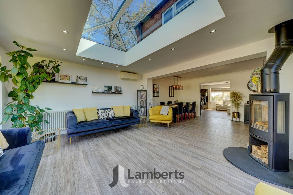 Property photo 2 of 45 Orangery