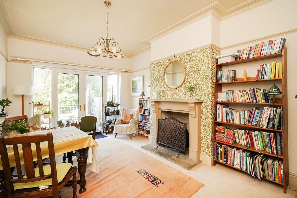 Property photo 1 of 21