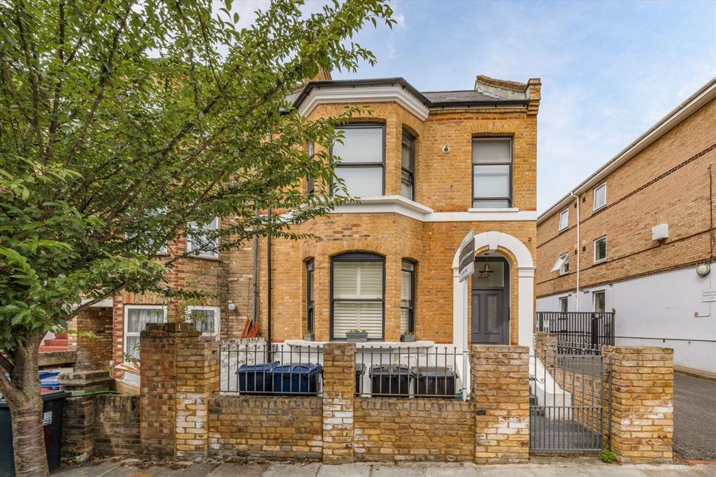 Property photo 1 of 5