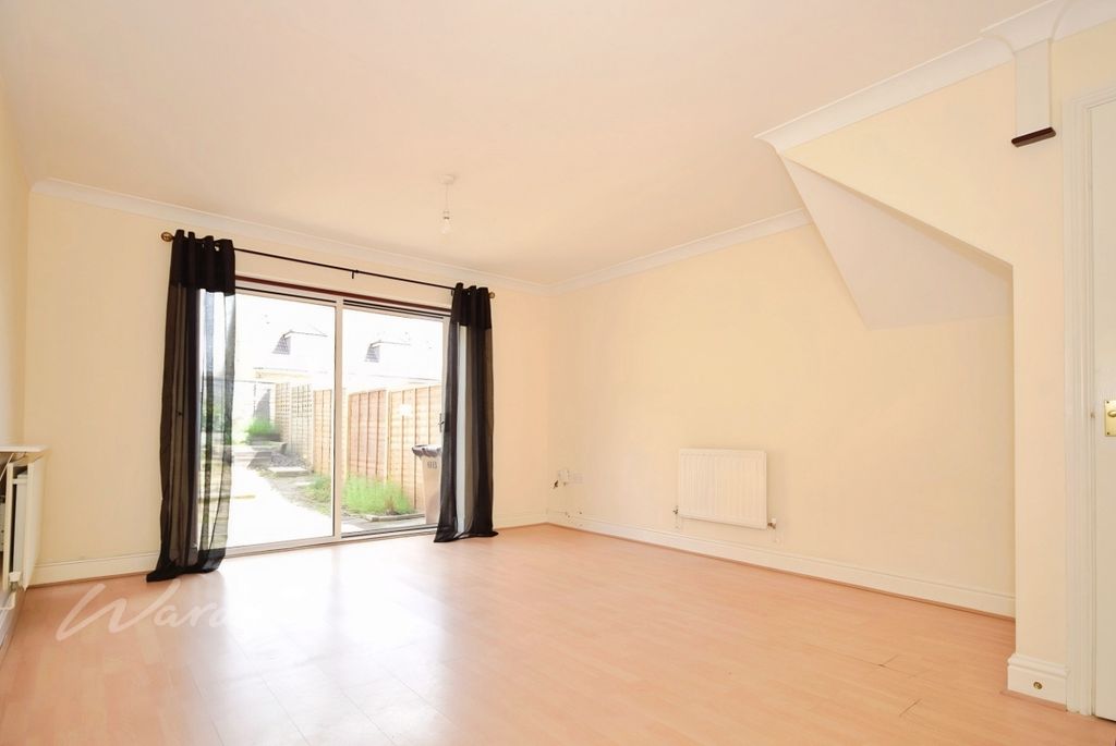 Property photo 3 of 9 Waterside Lounge