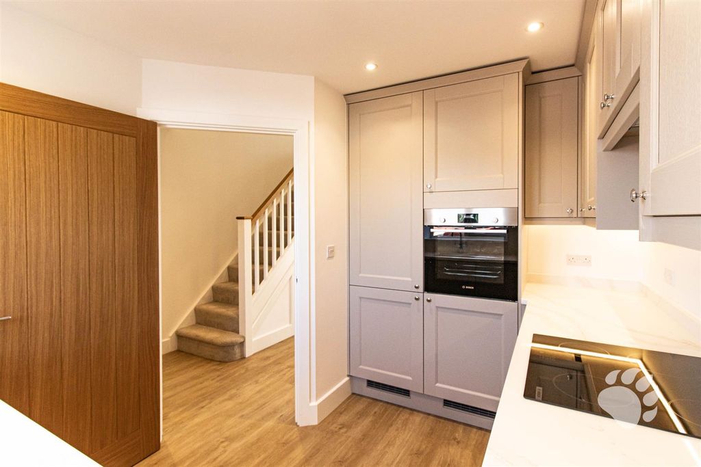 Property photo 2 of 24 Kitchen