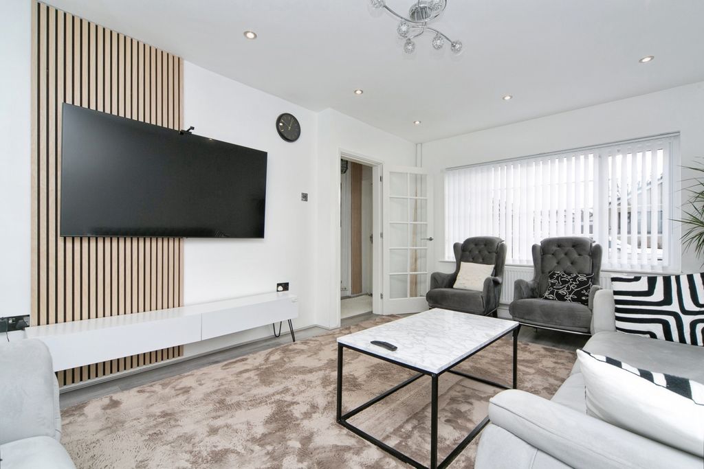 Property photo 2 of 20 Photo