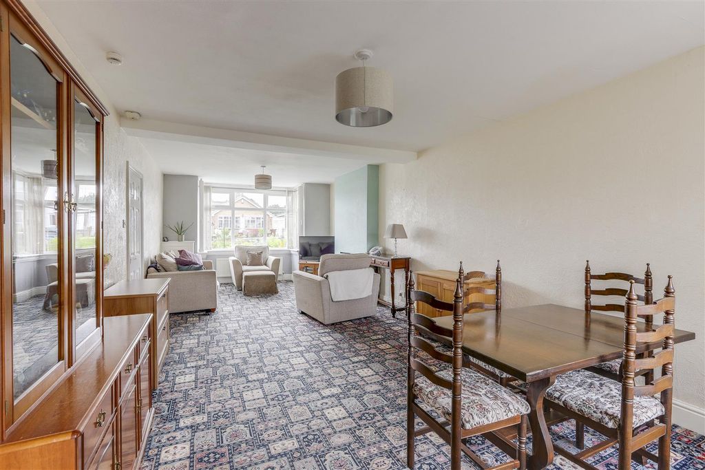 Property photo 3 of 16 090625_9.Jpg