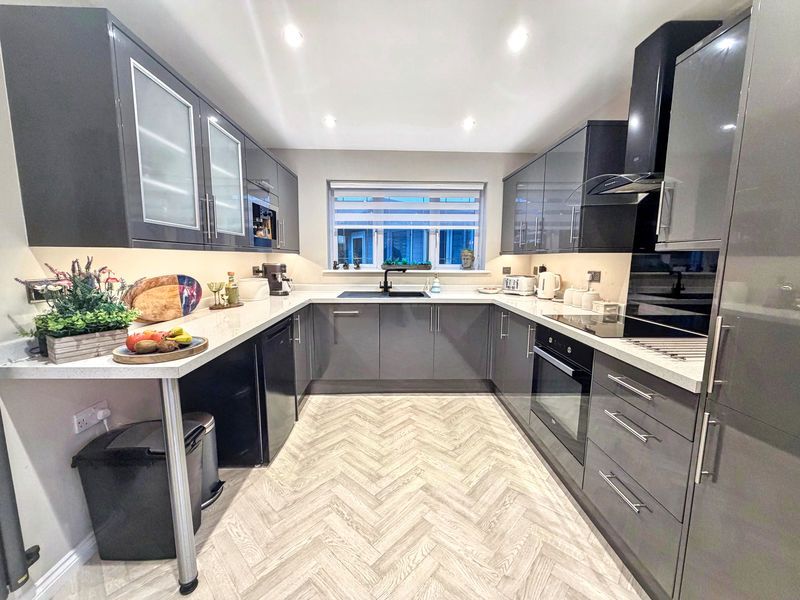 Property photo 3 of 17 Photo 18