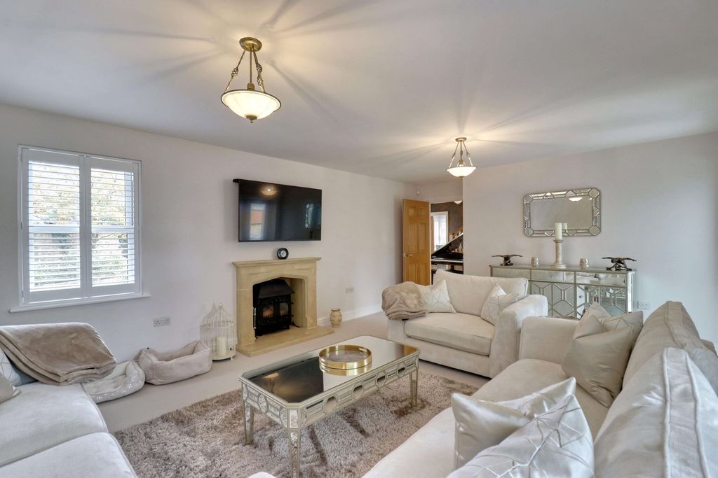 Property photo 2 of 26