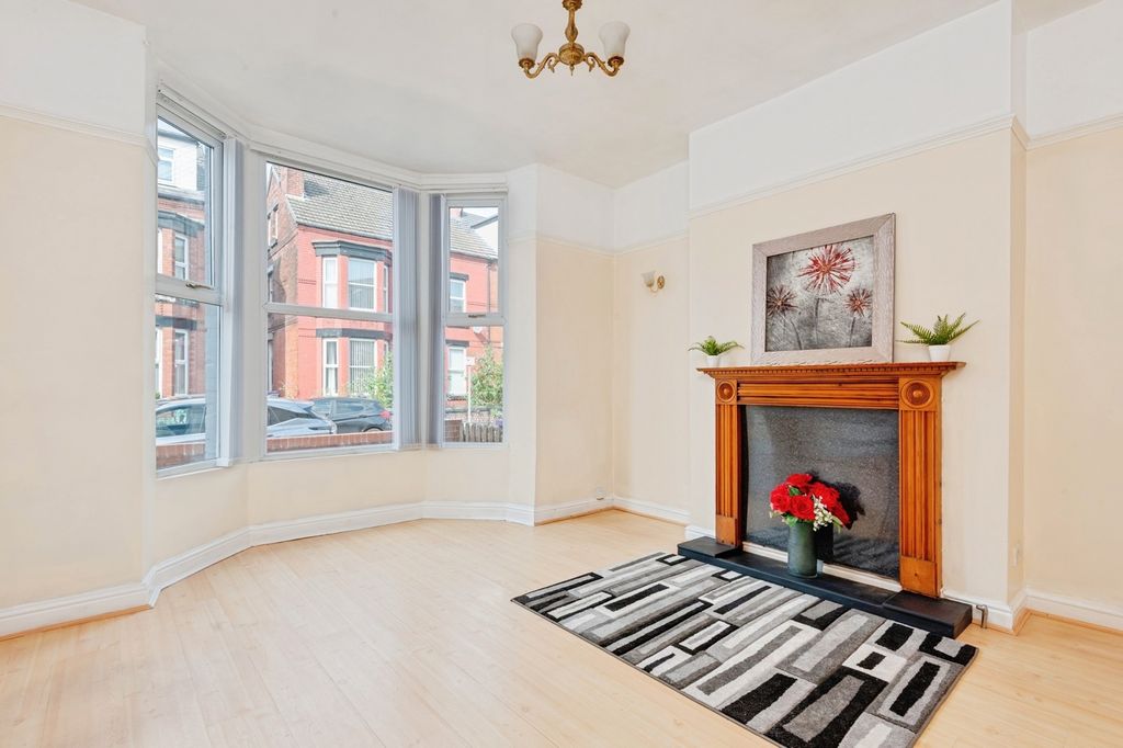 Property photo 3 of 20 Pbox-Img.Jpg