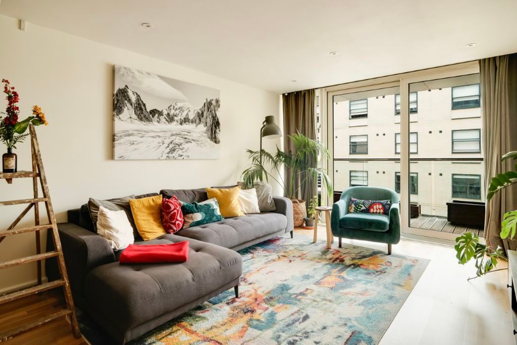 Property photo 2 of 14 Living Room