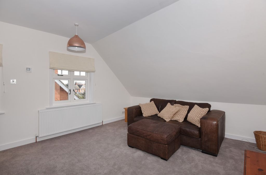 Property photo 3 of 10 3