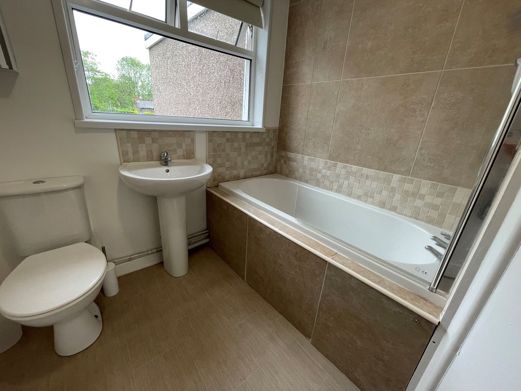 Property photo 3 of 7 Bathroom
