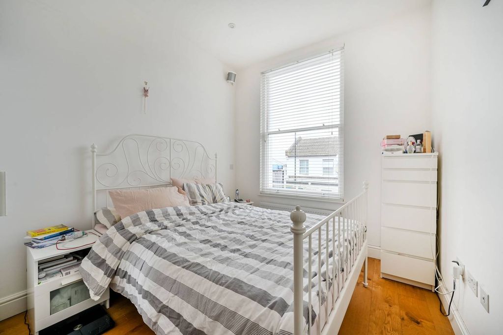 Property photo 2 of 3