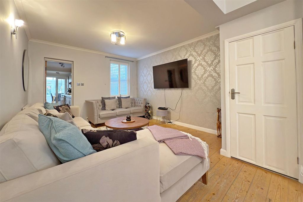 Property photo 2 of 15 Lounge/Diner