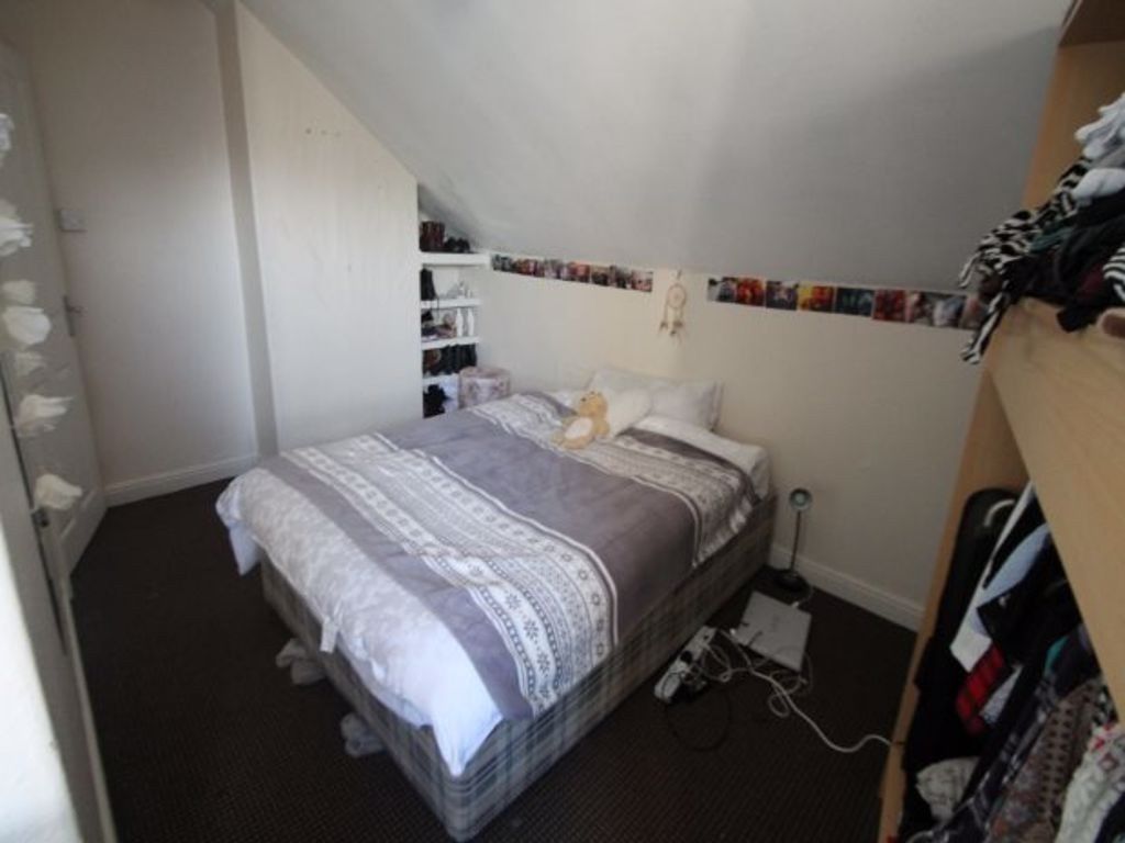 Property photo 3 of 9 A Spacious Master Bedroom Featuring A Large Double...