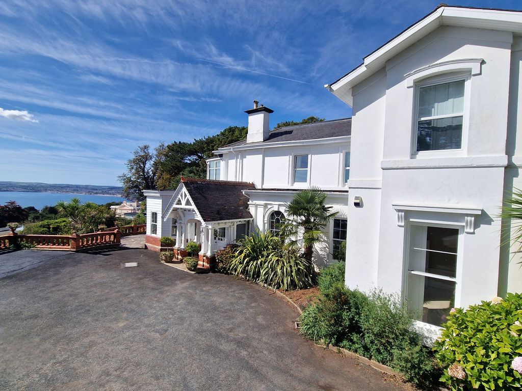 Property photo 1 of 60