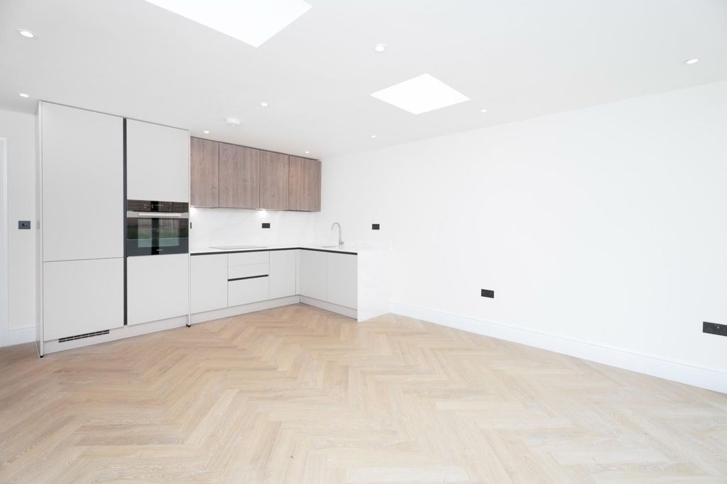 Property photo 3 of 13 Img10.Jpg