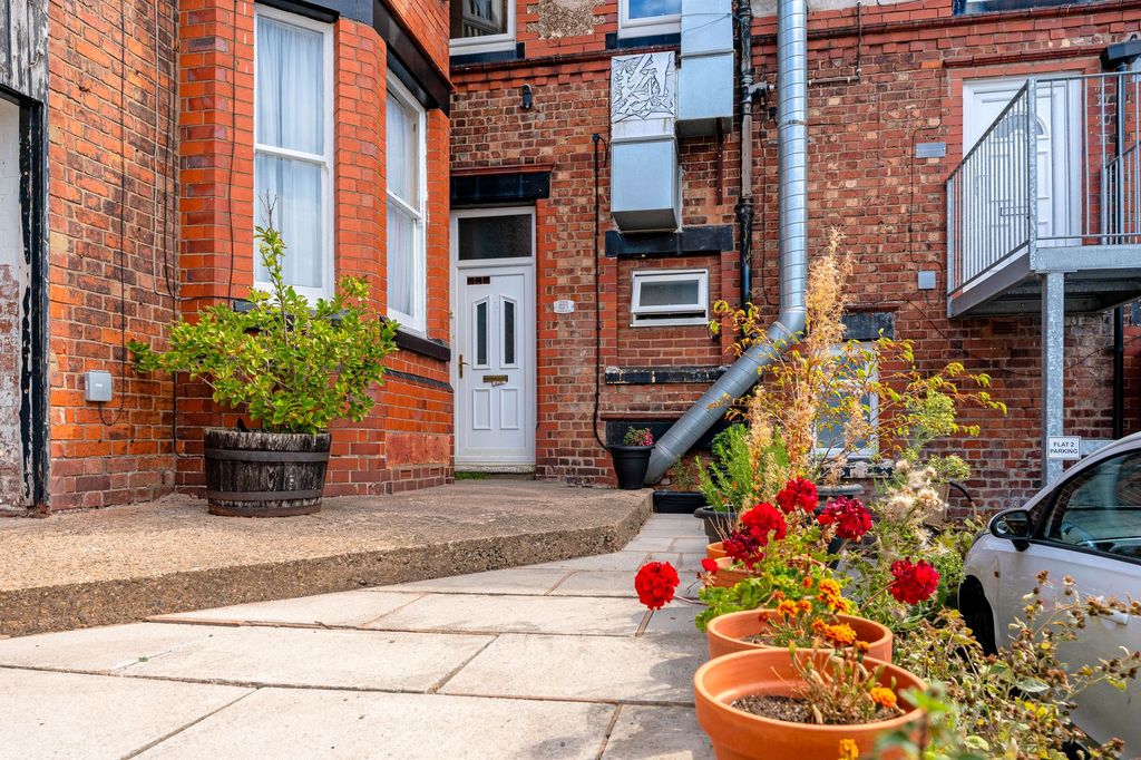 Property photo 1 of 31