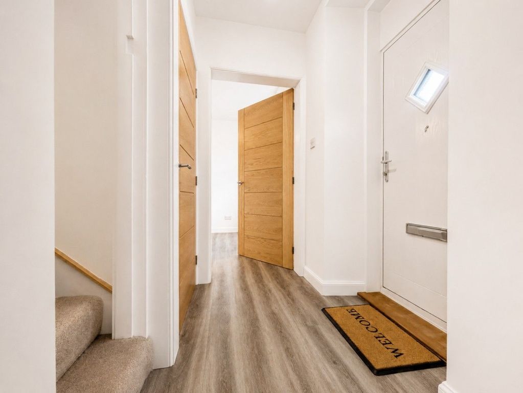 Property photo 2 of 34