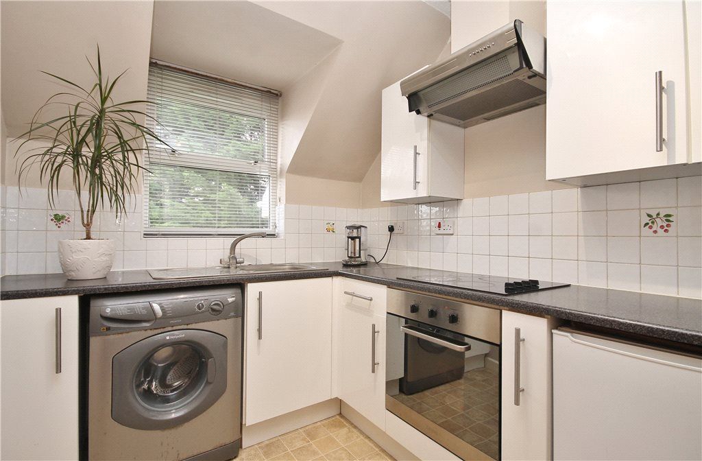 Property photo 3 of 8 Kitchen