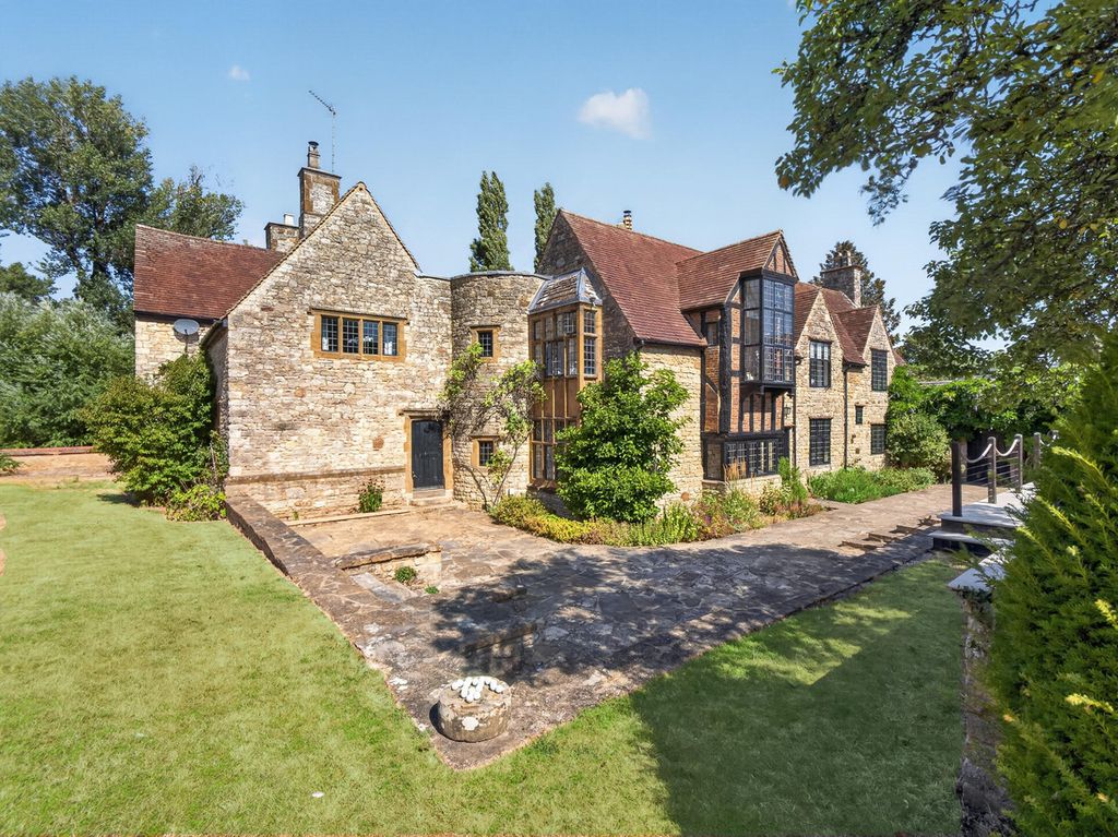 Property photo 1 of 50