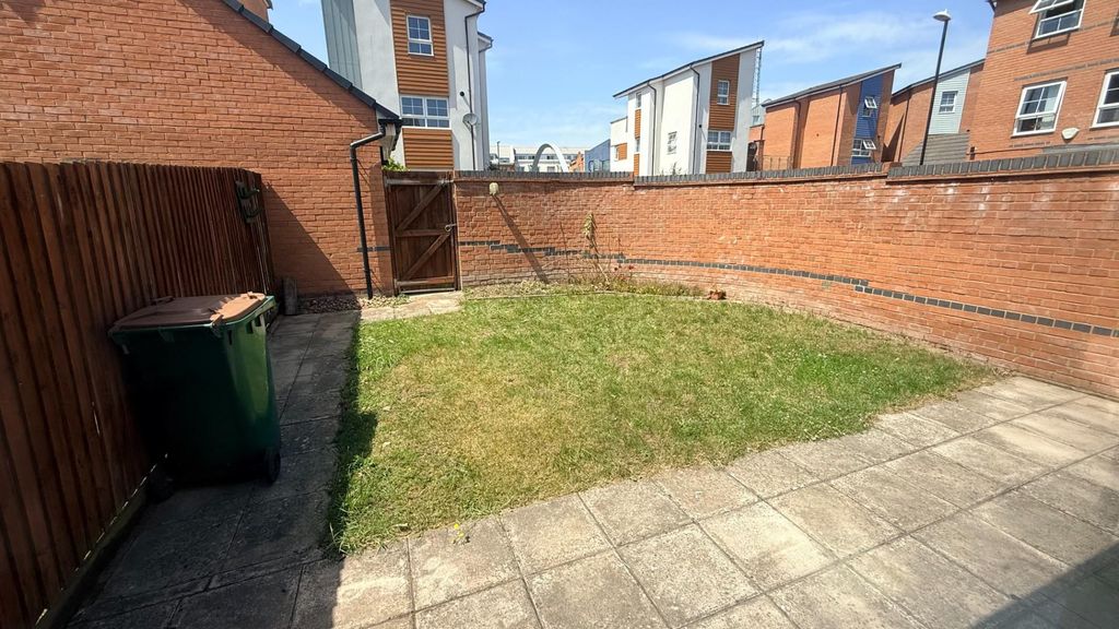 Property photo 3 of 12