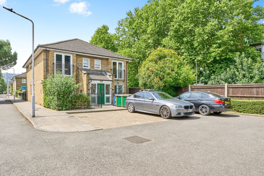 Property photo 2 of 20 1826770-32