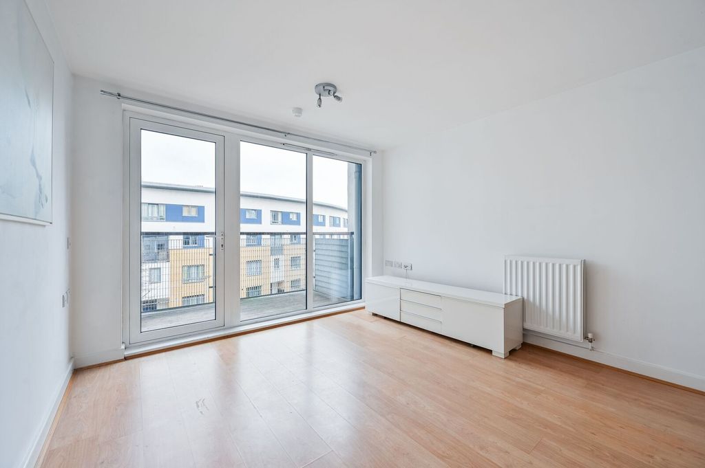 Property photo 3 of 12