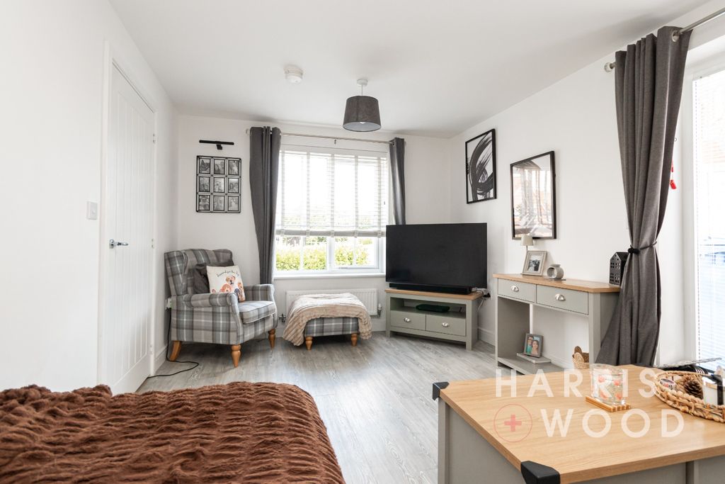 Property photo 2 of 17 4326331